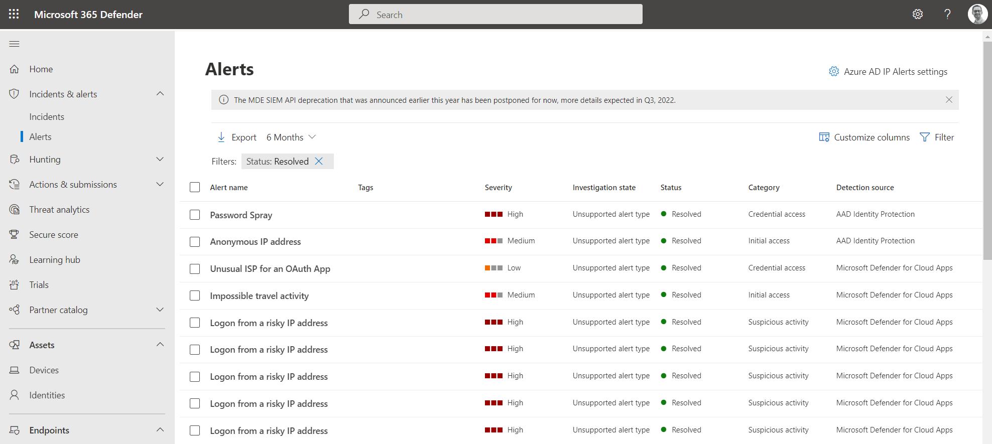 ./media/identity-monitoring/AzIdentity_M365D_IdentityAlerts.png